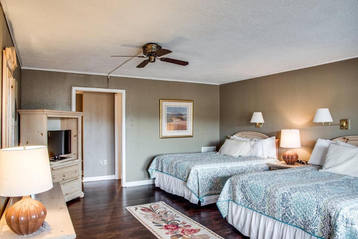 Cliff Dwellers Inn