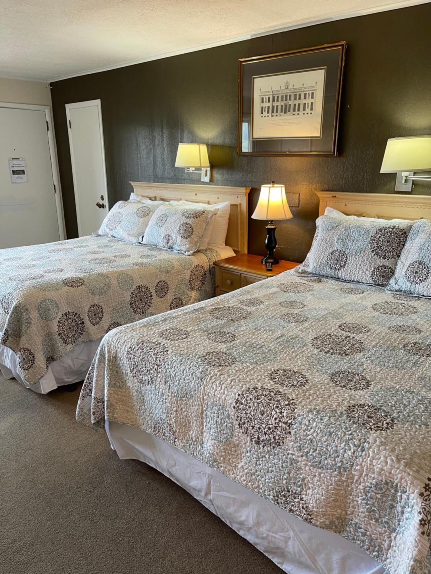 Cliff Dwellers Inn 2*