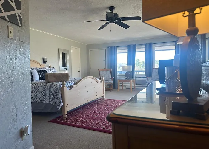 Cliff Dwellers Inn