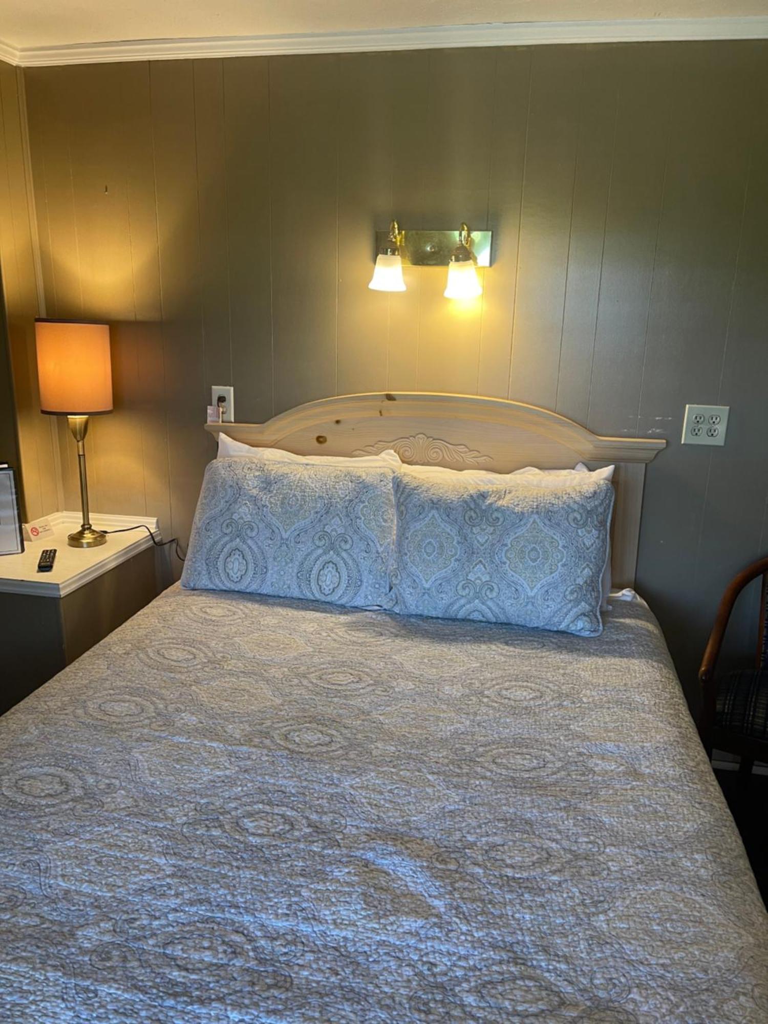 Cliff Dwellers Inn