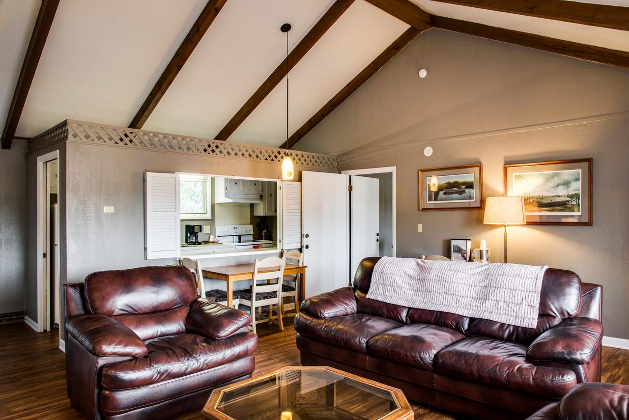 Cliff Dwellers Inn 2*