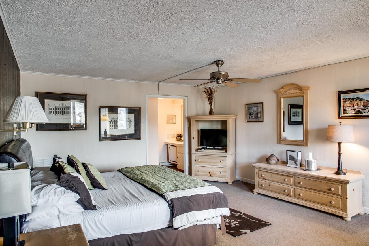 Cliff Dwellers Inn