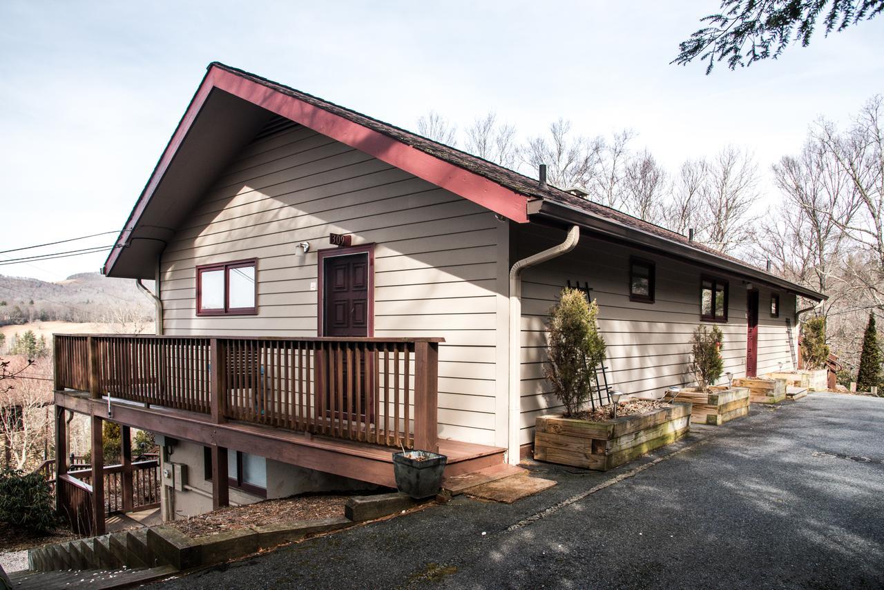 Cliff Dwellers Inn 2*